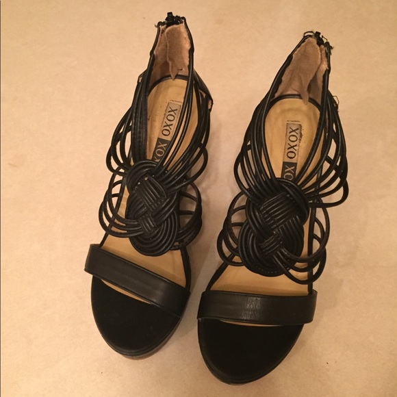 XOXO sandals worn a few times - Picture 3 of 7